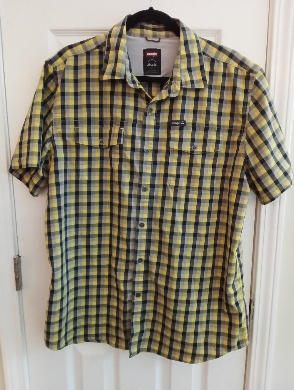 Wrangler Men's Large Plaid Regular Fit Outdoor Shirt Yellow/Black